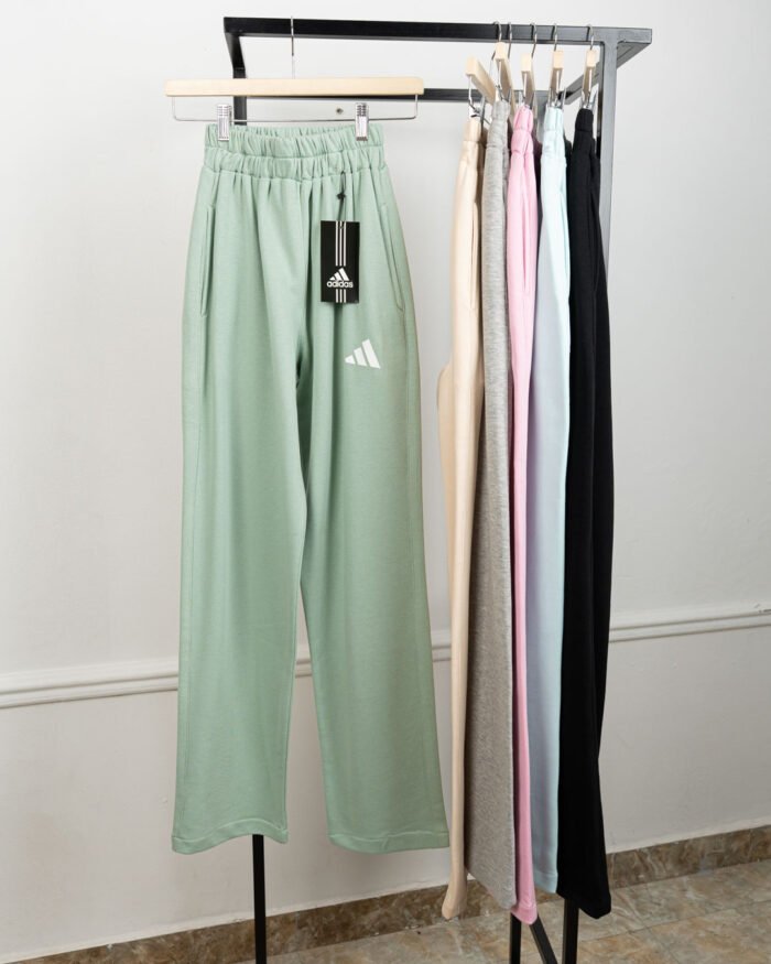 ⁦بنطلون حريمي Adidas Wide Leg⁩ - الصورة ⁦2⁩