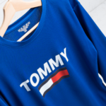 ⁦تيشيرت Tommy كم طويل⁩ - الصورة ⁦8⁩
