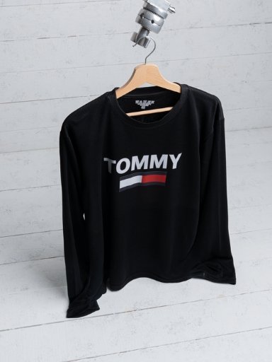 • تيشيرت Tommy كم طويل خامة كلوز ماش شتوي